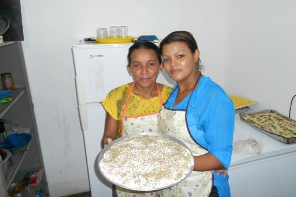 A Prefeita de Currais Claudia Lobo Promove mais um encontro dos idosos no CRAS,   - Imagem 13