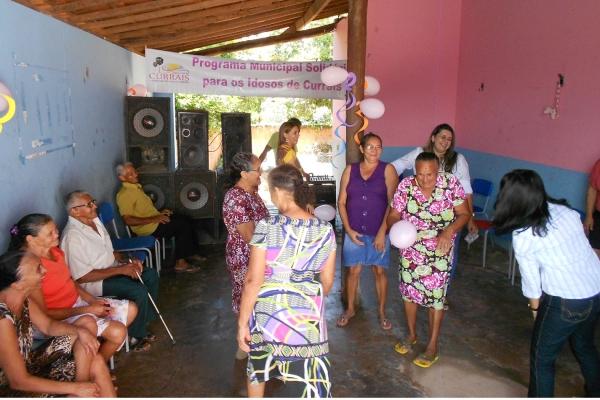 A Prefeita de Currais Claudia Lobo Promove mais um encontro dos idosos no CRAS,   - Imagem 17