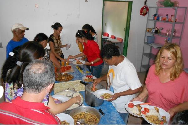 A Prefeita de Currais Claudia Lobo Promove mais um encontro dos idosos no CRAS,   - Imagem 1
