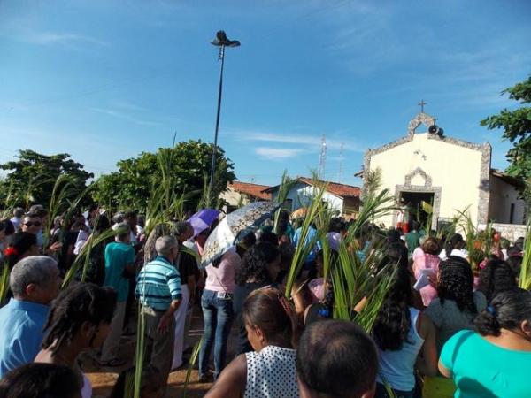 Procissão e missa do Domingo de Ramos abrem Semana Santa em Batalha - PI - Imagem 19