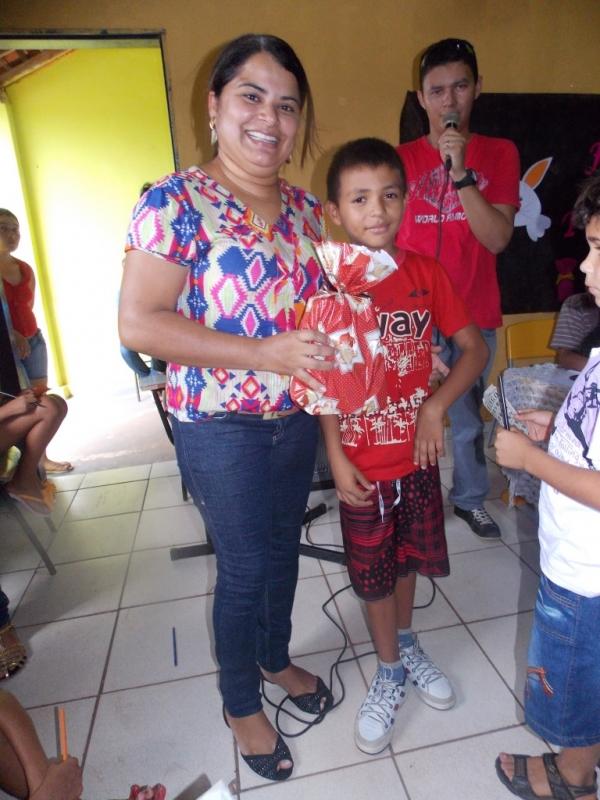 Escola Adelaide Magalhães realiza comemoração da Páscoa - Imagem 14