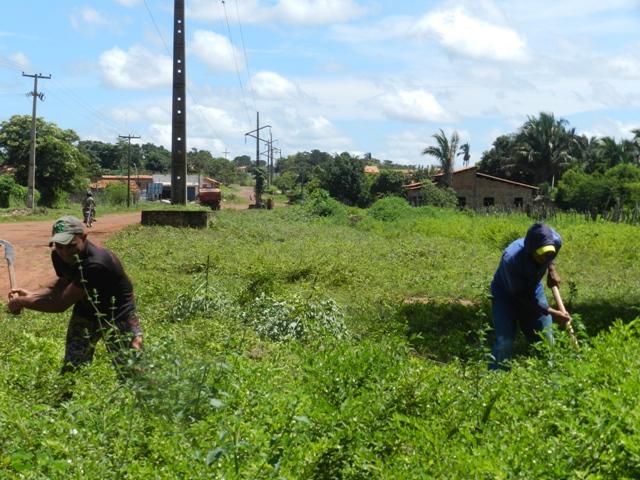 Prefeitura Municipal inicia serviço de roço da Semana Santa