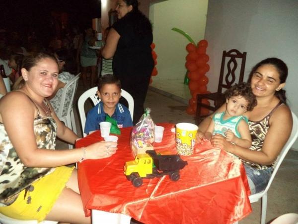 A pequena Isabella de Lys completa seus três anos de vida com uma bela festa - Imagem 12