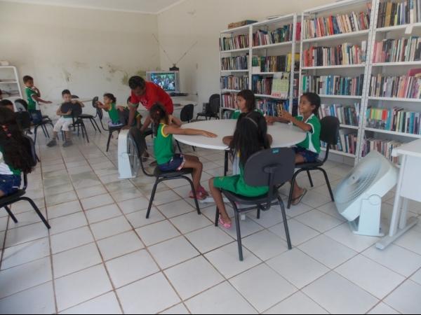 Escola municipal realiza semana da leitura - Imagem 9