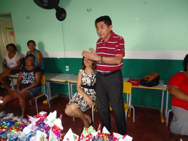 Secretária Municipal de Assistência Social (SMAS) realiza encerramento do Curso de Chocolates - Imagem 9