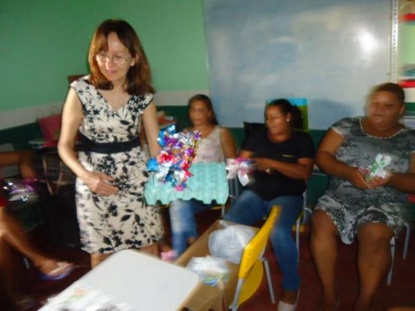 Secretária Municipal de Assistência Social (SMAS) realiza encerramento do Curso de Chocolates - Imagem 2