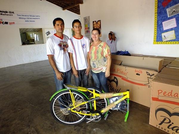 Secretaria Municipal de Educação de Dom Expedito Lopes entrega bicicletas do Programa Pedala Piauí. - Imagem 10