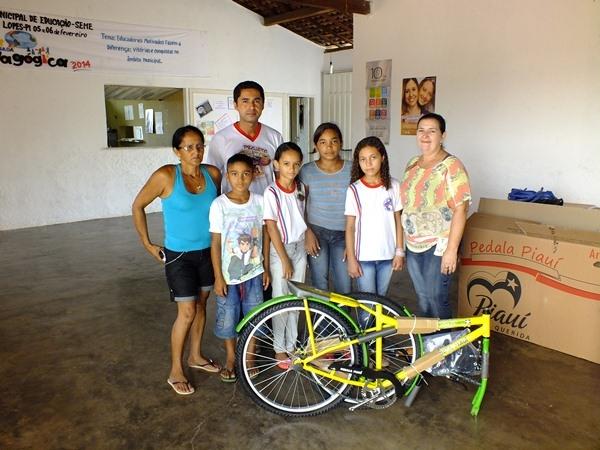 Secretaria Municipal de Educação de Dom Expedito Lopes entrega bicicletas do Programa Pedala Piauí. - Imagem 5