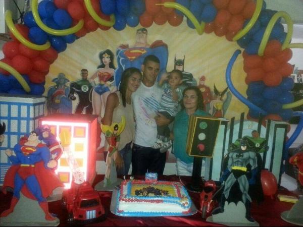 Heitor, comemora seu primeiro aninho com o pai e amiguinhos - Imagem 15