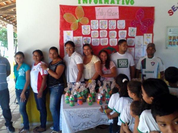 Prefeito Zé Resende participa de Festa da Páscoa em escolas municipais - Imagem 2