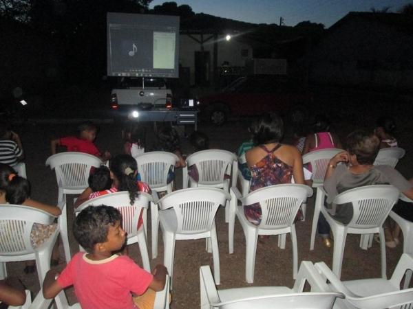 Segundo CINE CRAS realizado pela  Secretaria Municipal de Assistência Social - Imagem 9