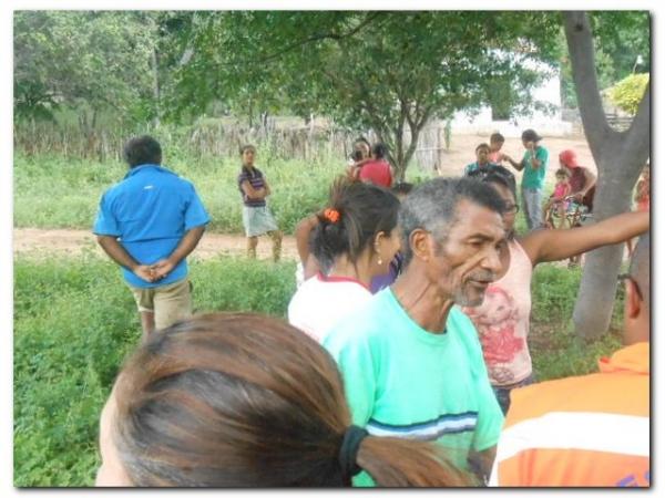 Defesa Civil de Inhuma se reúne com moradores da localidade Catingueiros para tratar sobre desperdício de água - Imagem 3