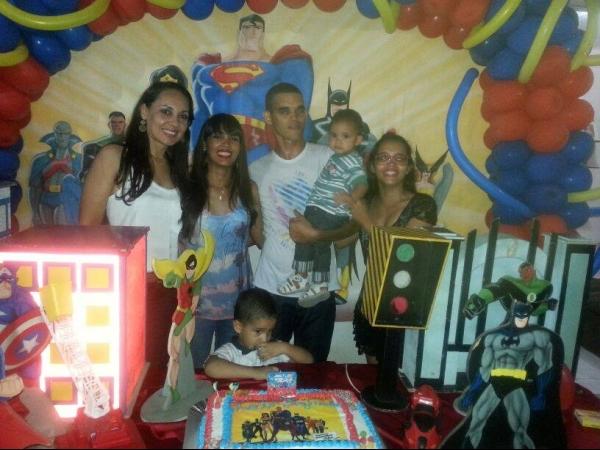 Heitor, comemora seu primeiro aninho com o pai e amiguinhos - Imagem 33