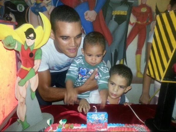 Heitor, comemora seu primeiro aninho com o pai e amiguinhos - Imagem 4