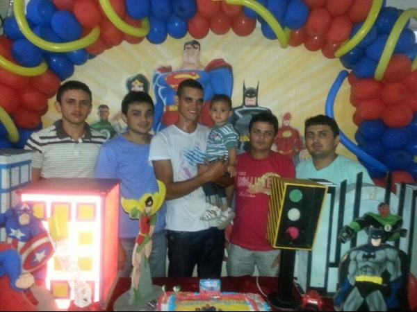 Heitor, comemora seu primeiro aninho com o pai e amiguinhos - Imagem 26