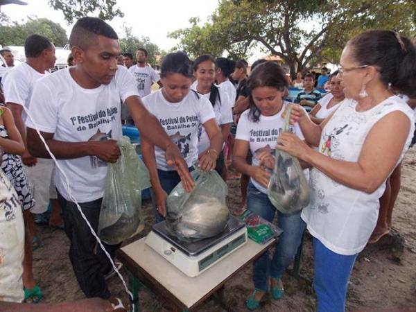 Bons negócios no I festival do Peixe na cidade de Batalha - Imagem 12