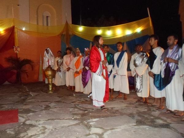 Encenação da Paixão de Cristo emociona milhares de pessoas em Valença - Imagem 35