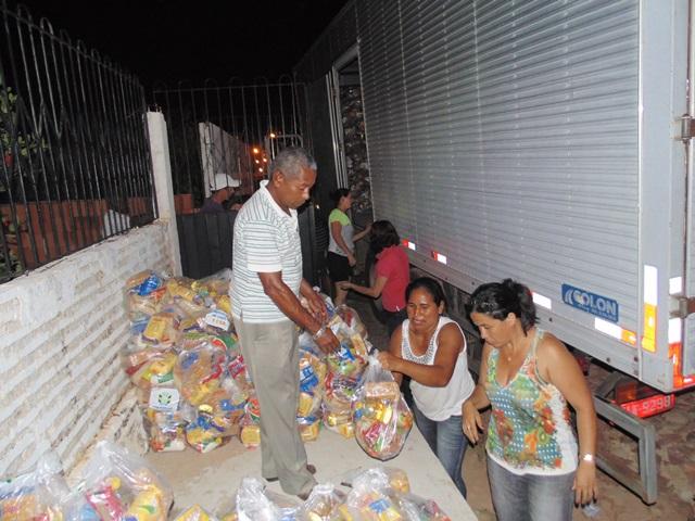 Prefeitura e Semasc fazem doação de cestas básicas na Semana Santa