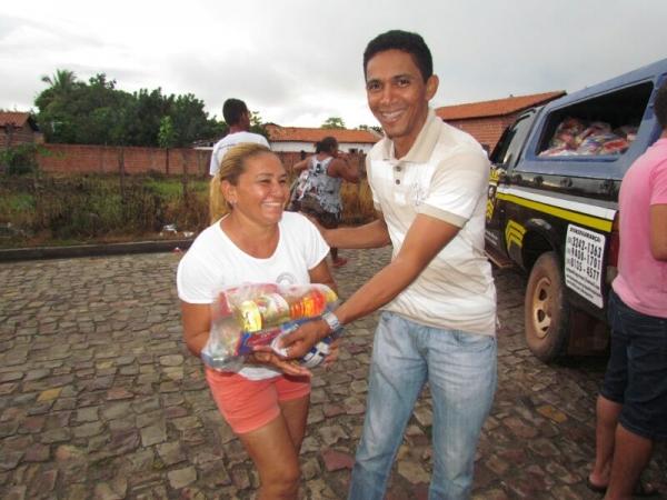 Prefeitura realiza entrega de cestas básicas - Imagem 10