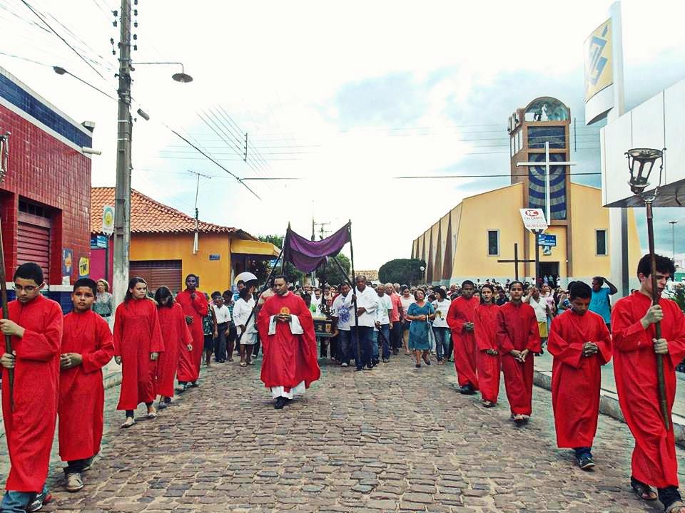 Sexta-Feira Santa é marcada por procissão