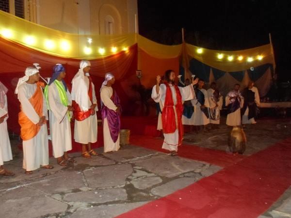 Encenação da Paixão de Cristo emociona milhares de pessoas em Valença - Imagem 23