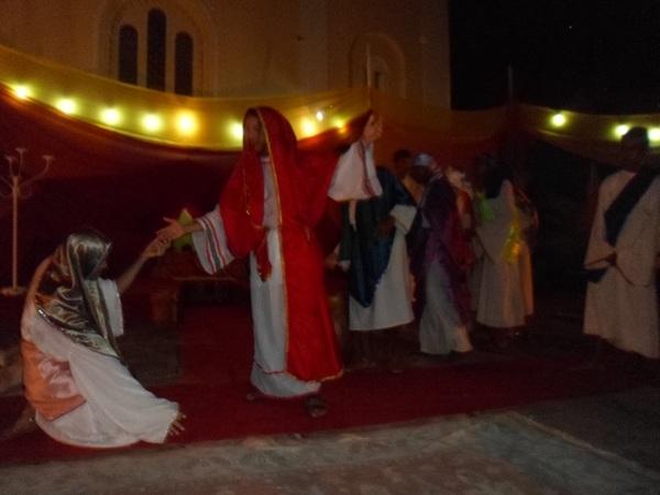 Encenação da Paixão de Cristo emociona milhares de pessoas em Valença - Imagem 39