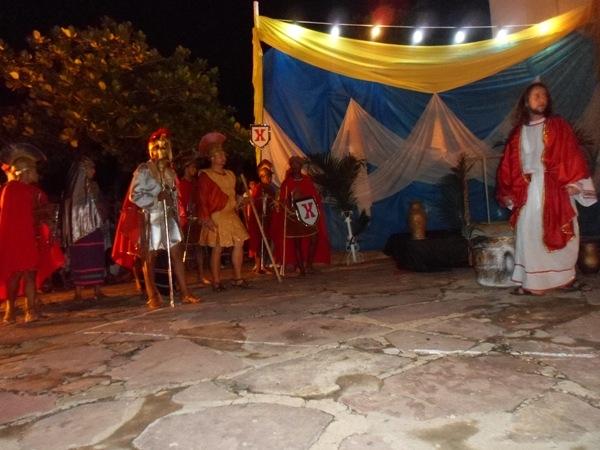 Encenação da Paixão de Cristo emociona milhares de pessoas em Valença - Imagem 48