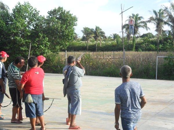 Veja como foi a malhação do Judas em Lagoinha  - Imagem 6