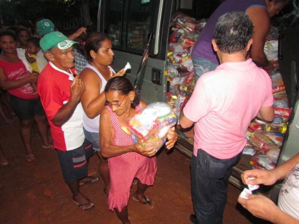 Prefeitura realiza entrega de cestas básicas - Imagem 18