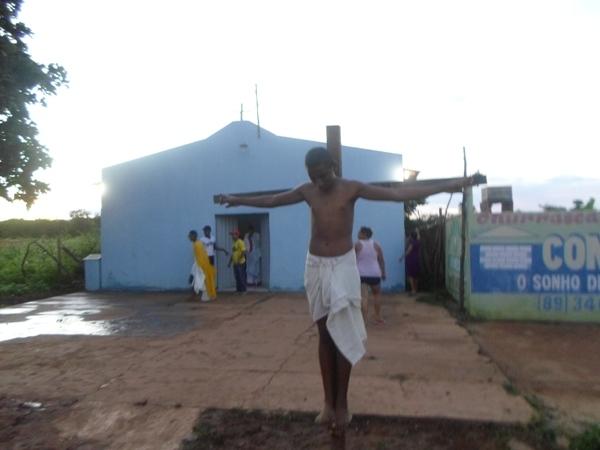 Alunos encenam Paixão de Cristo no Povoado Taboquinha  - Imagem 19