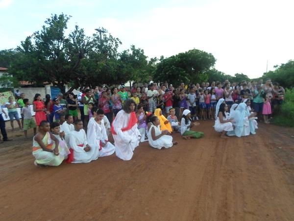 Alunos encenam Paixão de Cristo no Povoado Taboquinha  - Imagem 9