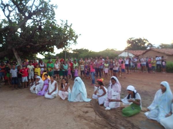 Alunos encenam Paixão de Cristo no Povoado Taboquinha  - Imagem 13