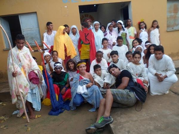 Alunos encenam Paixão de Cristo no Povoado Taboquinha  - Imagem 11