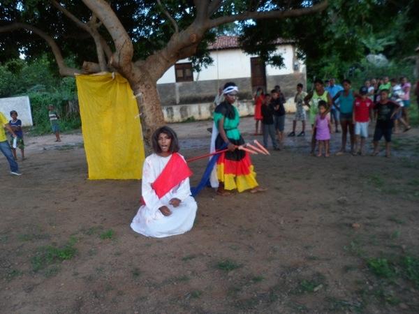Alunos encenam Paixão de Cristo no Povoado Taboquinha  - Imagem 4