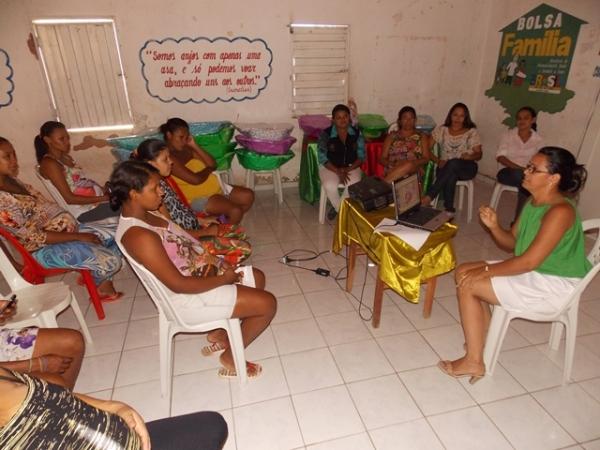 Assistência Social promove encontro com gestantes e distribui kits de enxoval  - Imagem 8