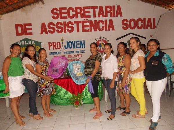 Assistência Social promove encontro com gestantes e distribui kits de enxoval  - Imagem 12