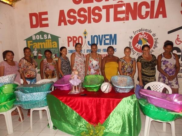 Assistência Social promove encontro com gestantes e distribui kits de enxoval  - Imagem 11