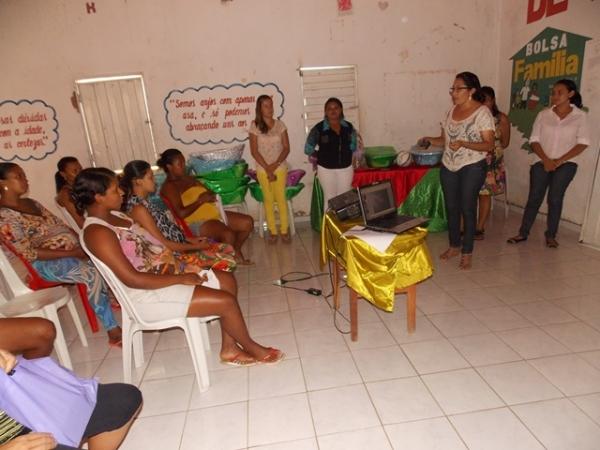 Assistência Social promove encontro com gestantes e distribui kits de enxoval  - Imagem 9