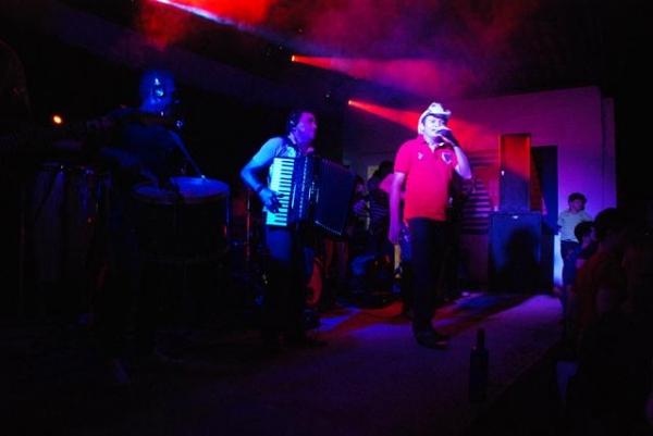 Clube do Dodó ficou pequeno para o Show da Banda Catuaba com Amendoim  - Imagem 19