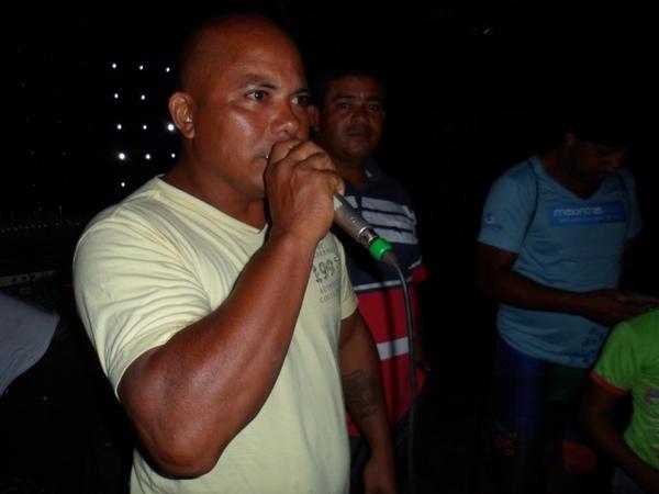 Prefeito Walfredo Filho participa da festa de malhação de Judas no Bairro Novo Horizonte - Imagem 12