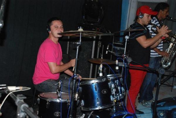 Clube do Dodó ficou pequeno para o Show da Banda Catuaba com Amendoim  - Imagem 12