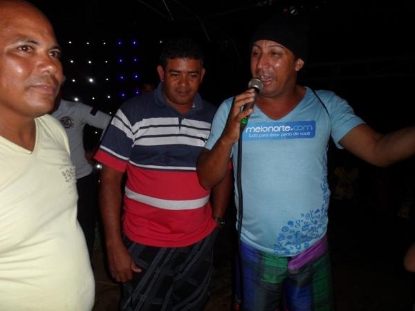 Prefeito Walfredo Filho participa da festa de malhação de Judas no Bairro Novo Horizonte - Imagem 5