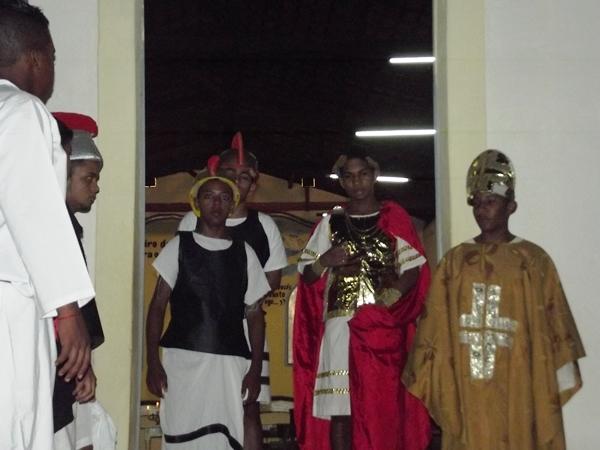 Estudantes do programa PROJOVEM de São João da Varjota incenam a Paixão de Cristo - Imagem 1