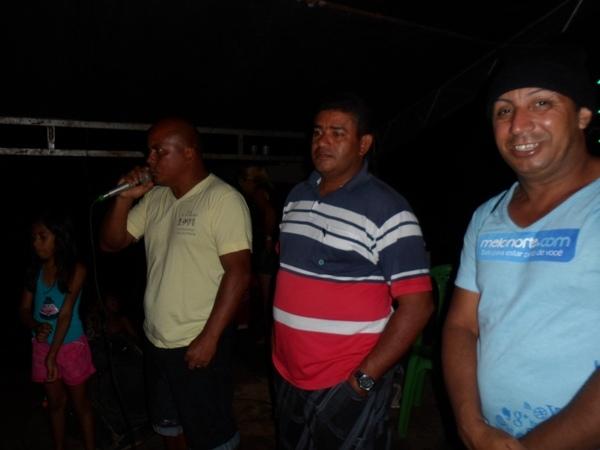 Prefeito Walfredo Filho participa da festa de malhação de Judas no Bairro Novo Horizonte - Imagem 9