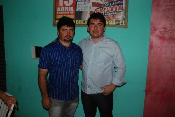 Clube do Dodó ficou pequeno para o Show da Banda Catuaba com Amendoim  - Imagem 36