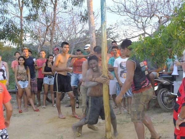 Dom Expedito Lopes comemora Semana Santa com algumas tradições divertidas! - Imagem 4