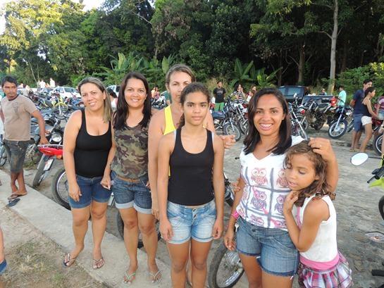 Açude de Água Branca atrai um grande público em dia de lazer - Imagem 3