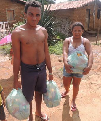 Prefeitura distribui cestas básicas para famílias carentes