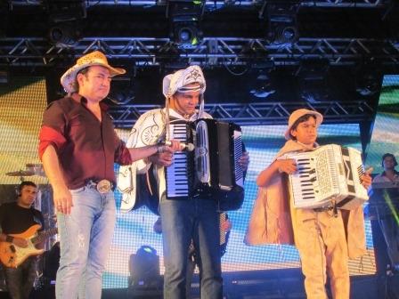 Show com a participação de amigos no 6º DVD de Francis Lopes - Imagem 13