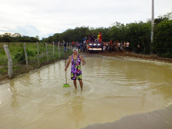 Dom Expedito Lopes comemora Semana Santa com algumas tradições divertidas!